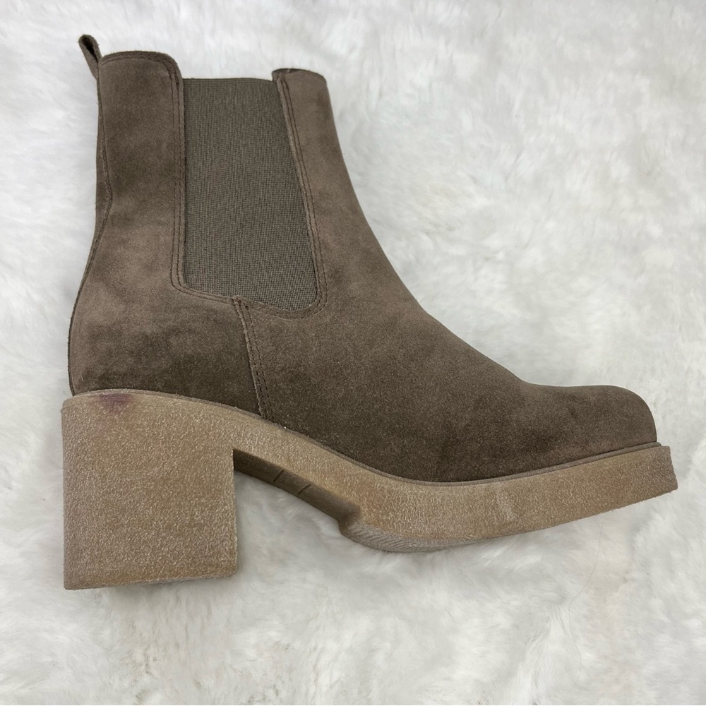 NEW LA CANADIENNE Zaine Waterproof Chelsea Boot Stone Oiled Suede Chunky Sz 5.5 - Picture 4 of 15